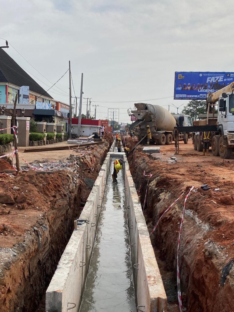 Base casting of 0.75x0.90m u-channel at submit road at CH 0+225