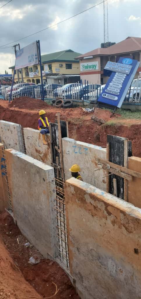 Casting the joints of 1.5m x 1.7m ( varies) open channel drain at the left hand side by summit road, asaba. At CH 0+130.