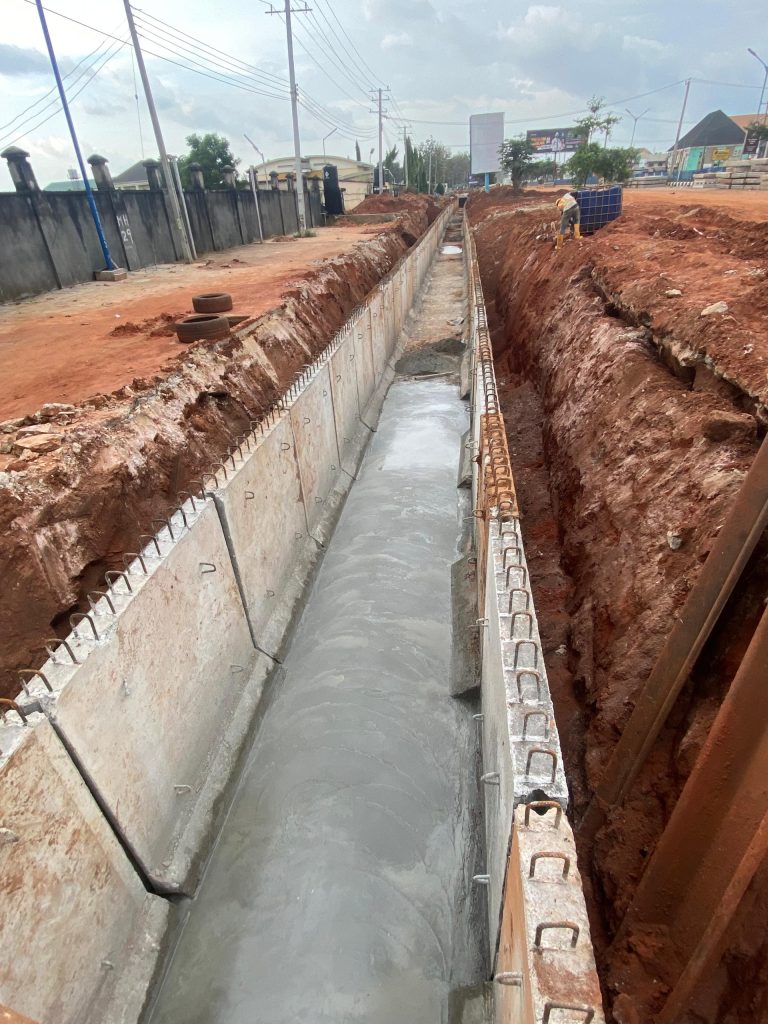 Concrete cast of precast base at CH 0+200