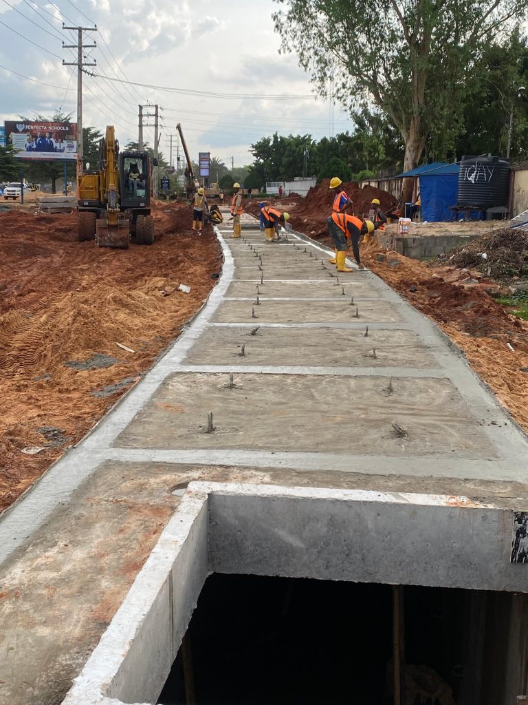 Concrete cast of slab joints of the 2.2x2m sewer