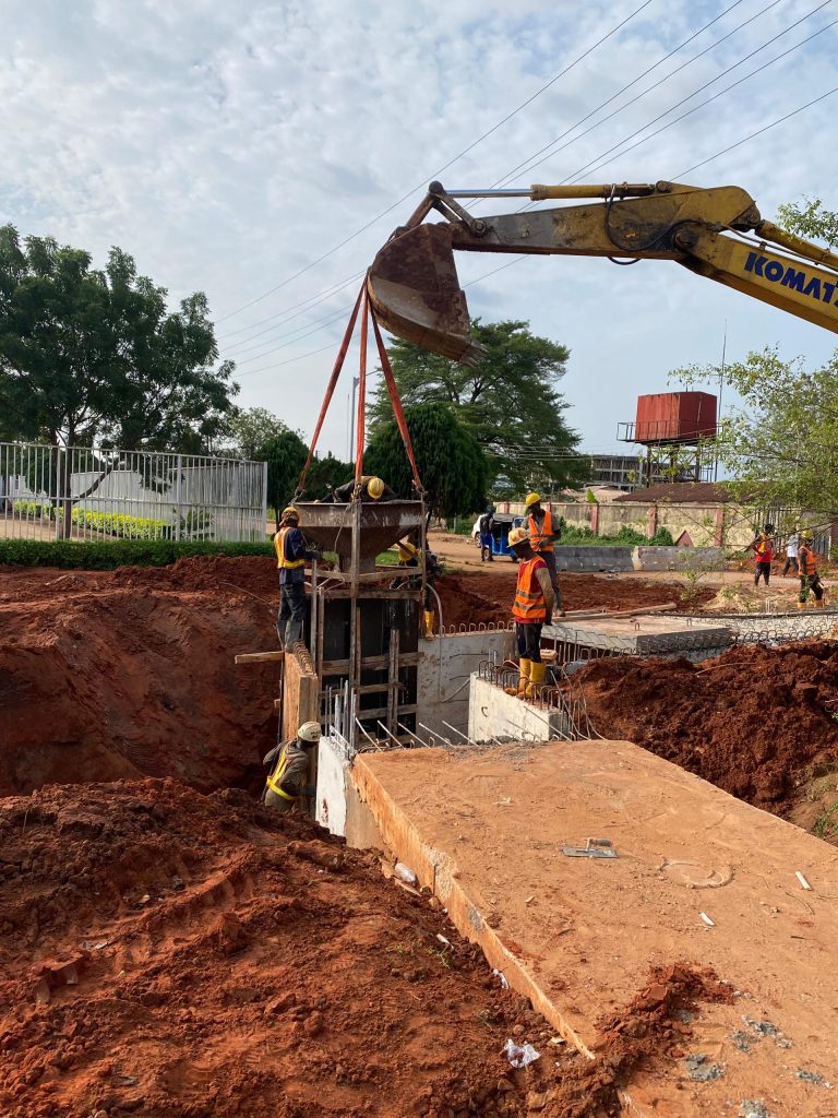 Concrete blinding for the 1.5 x 1.625m u-channel by submit road