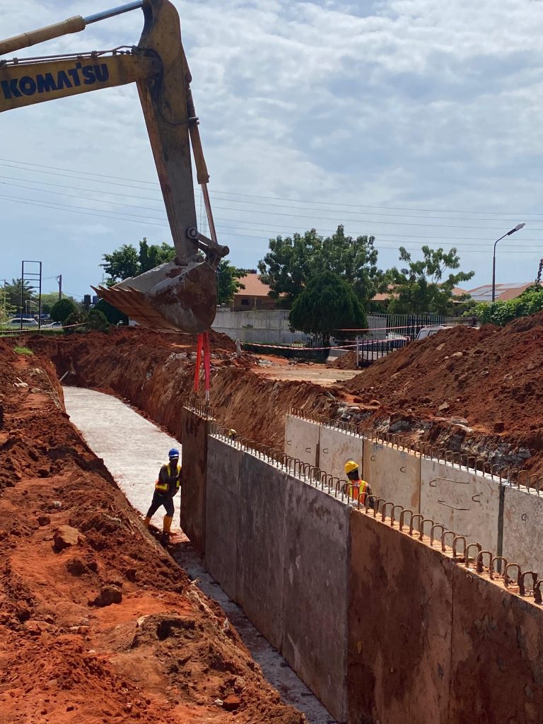 Placing of precast walls at CH0+50 for 2.2x2m sewer